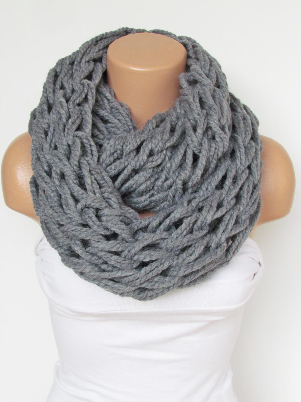 Infinity Gray Scarf,Neckwarmer,Knitted Scarf,Circle Loop Scarf, Winter Accessories, Fall Fashion,Chunky Scarf.Cowl Scarf